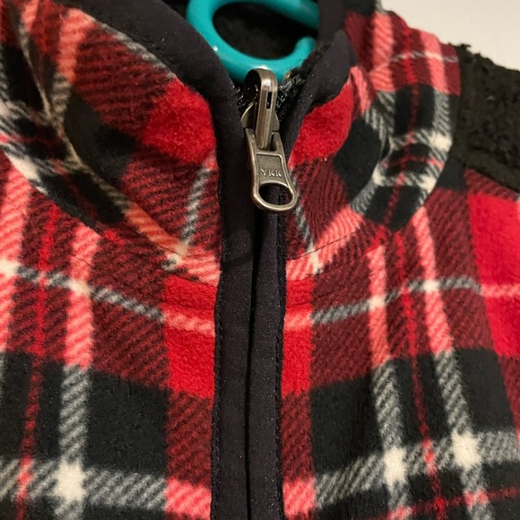 Talbots Red & Black Plaid Thermawarmth Sherpa lined vest Sz Small - Picture 3 of 8